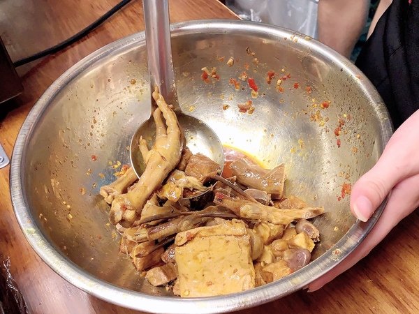 「逢甲夜市必吃2020」台中百年滷味老師傅秘方巷弄美食首選-蜀味天下醬香滷味直擊分享
