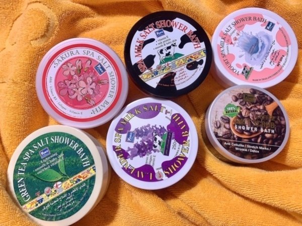 『去角質』防疫在家Home Spa 療癒身心靈必備聖品-皇家御用杜拜飯店指定天然精油添加-泰國Yoko SPA雙效磨砂沐浴鹽 240G/250G 開箱分享
