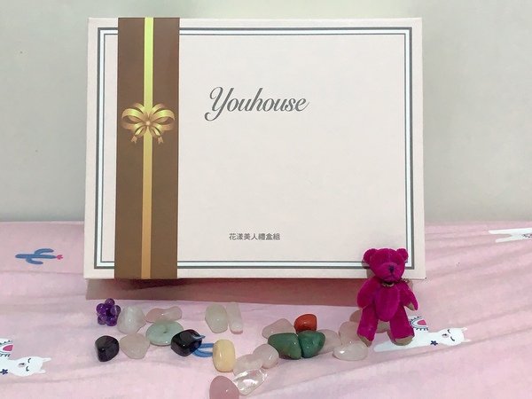 「保養」每日肌膚透亮煥白修護抗齡保養聖品-Youhouse花漾美人禮盒組美白保濕八件組開箱分享