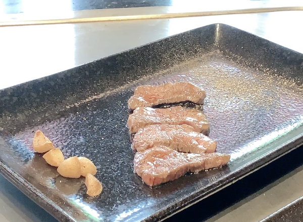 「松山區美食推薦」新鮮加拿大龍蝦海鮮肉品食材現做家庭聚會約會商務宴客首選-饗瘦創意鐵板燒直擊分享