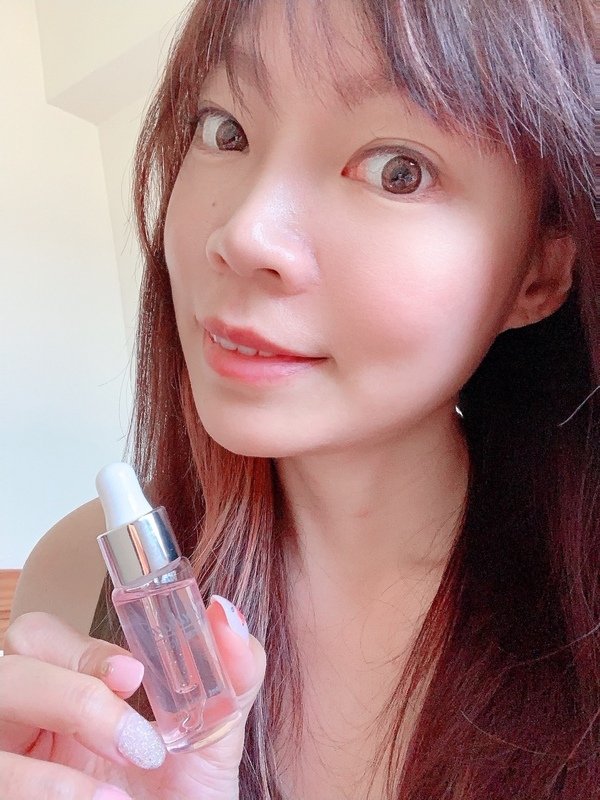 「保養」每日肌膚透亮煥白修護抗齡保養聖品-Youhouse花漾美人禮盒組美白保濕八件組開箱分享
