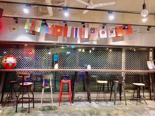 「花蓮旅遊」花蓮租車三天二夜輕旅行自駕遊，盛夏消暑追鯨趣-花蓮永宬租車，老時光燒肉酒肴，欣欣麵館不是麵店，小花公寓民宿與窩WOW青年旅館直擊分享