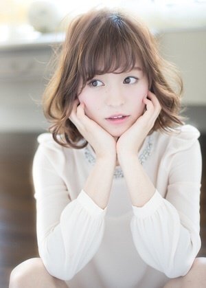 頭髮稀疏、髮質細軟該如何是好呢(教你如何挑選髮型下篇)