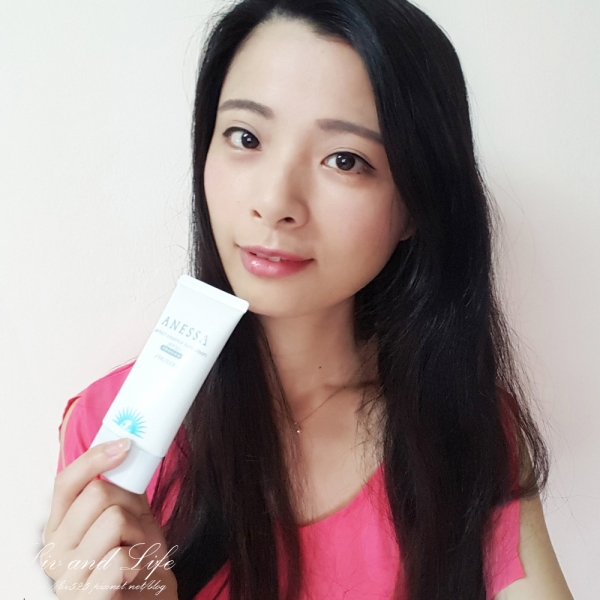 【防曬】白色安耐曬心得,粉藍防曬水凝乳SPF50+,遊玩適合的防曬乳~敏感體質不適合