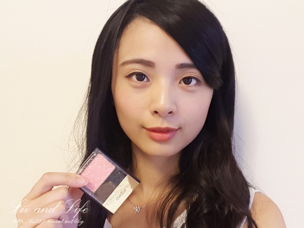 【彩妝】media 媚點 亮采純色修容餅PK-01心得~膚色偏白的好選擇,自然又好用!