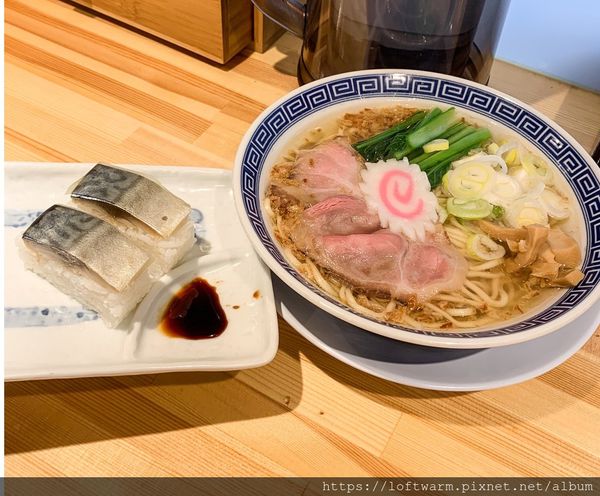 大阪梅田好吃拉麵 鯖魚6製麵所 サバ6製麺所 同時品嚐美味壽司和鹽味拉麵 日本電視台也報導過喔...ラーメン つけ麺 日本大阪!