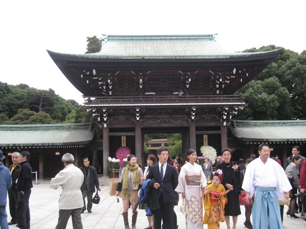 東京 08秋day 6 明治神宮的七五三節 Bonita邦尼和熊抱哥旅行世界部落格 Fashionguide 華人時尚專業評鑑