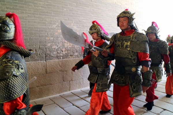 旅游中国青海┃嘉峪关┃万里长城的起点,天下第一雄关!