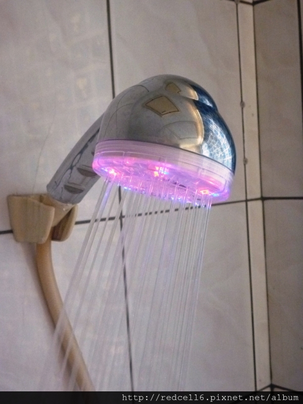 神奇多變的MagicShowerhead LED炫光蓮蓬頭開箱文