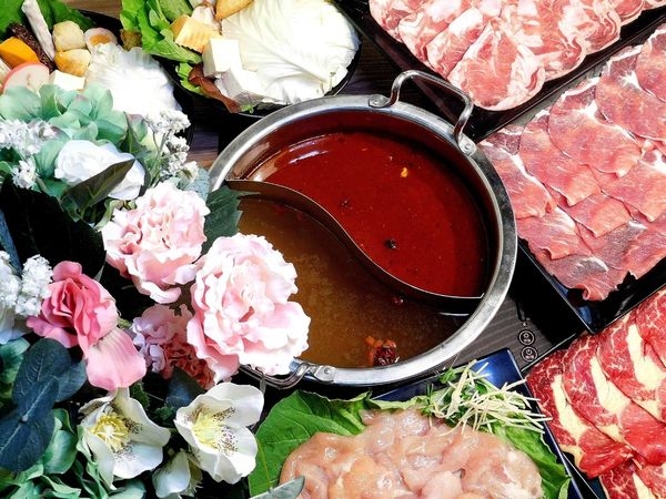 【永和火鍋】柳村火鍋 永元店,大肉盤火鍋肉質極佳!!小羔羊與雞柳太驚艷!!這家店不推不行^^