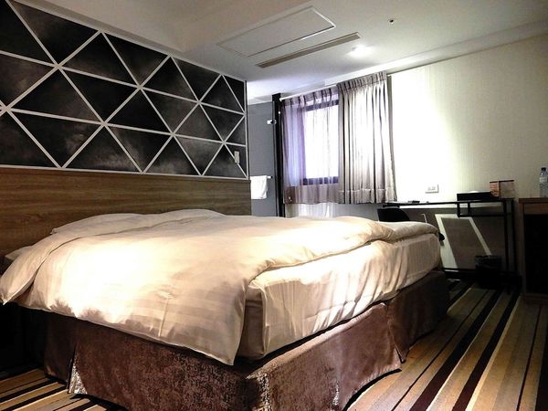 【台北東區住宿推薦】富裕自由商旅 忠孝館 ^^ 鄰近東區與國父紀念館 !!位置超棒的商旅推薦!! 7種房型+早餐分享