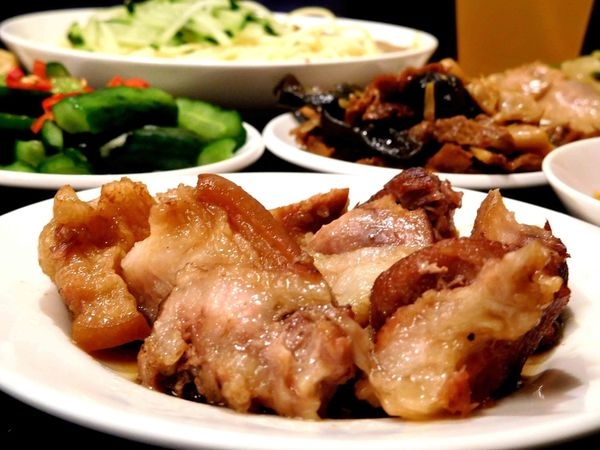 【台北西門町】西門麵店~尋覓古早的好味道!!涼麵超爽口+檸檬愛玉好好喝^^豐富的小菜滷味實在太棒了!!