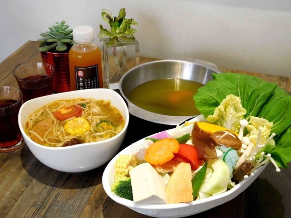 【台北永春站】覓 蔬食鍋^^覓 精緻鍋物的姊妹店喔!!蔬菜超多超美味!!商業午餐CP值超高!!一定要來吃商業午餐啦!!