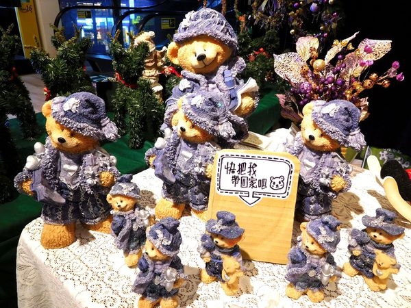 超級漂亮的聖誕禮品+聖誕布置在這裡^^鴨子最愛藍衣熊^^今年聖誕節一定要和姊妹分享!!喜歡泰迪熊的也歡迎來看!!