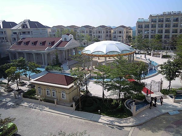 鴨子の義大遊記~高雄義大皇冠假日飯店+義大世界購物廣場(Outlet Mall)~漂亮日景!!一定要看^^