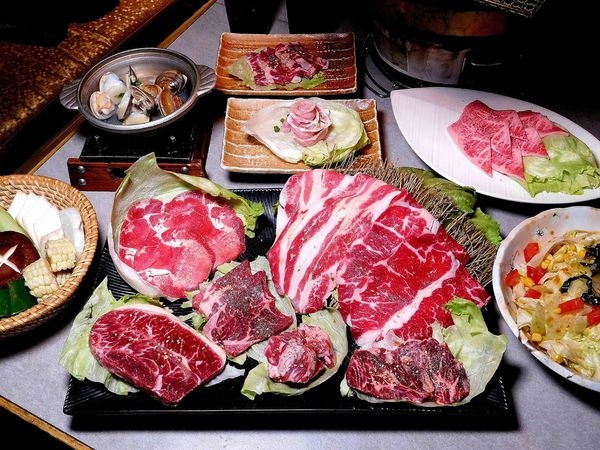 【東區燒肉】火之舞蓁品燒 和牛放題,東區燒烤吃到飽,單點的品質吃到飽的價錢,菜單