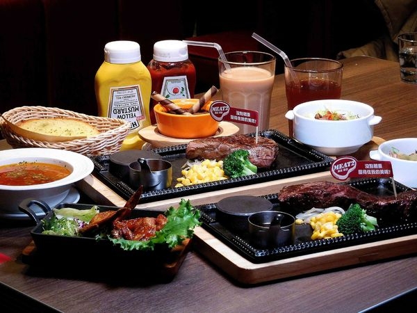 【台北車站美食】兩樂兩肋Meat2 微風北車立食牛排,東京火紅熱石上桌要幾分熟都可以!!高檔牛排餐飲規格