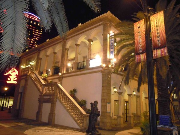 鴨子の澳門食記~新賈梅士餐廳初訪+金沙酒店日夜景+萊斯酒店漂亮拍!!澳門好好玩^^