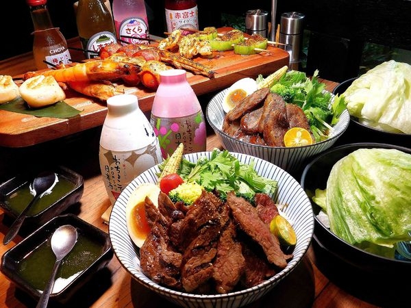 【內科美食】神田日式串燒食堂,38元起的串燒!!內湖平價居酒屋,內科午餐來這裡,全天提供酒食串燒!!