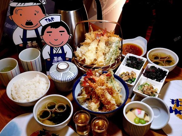 【台北車站美食】天丼てんや,超高CP值天丼,就是比日本多一隻黑虎蝦!!世界第一天婦羅丼飯連鎖店首次來台^^TENDON TENYA