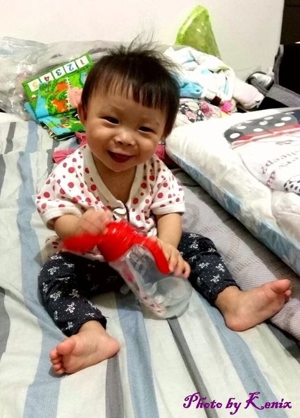 ViVibaby 迪士尼款彈跳水杯-米奇~讓寶貝安心又開心地喝水