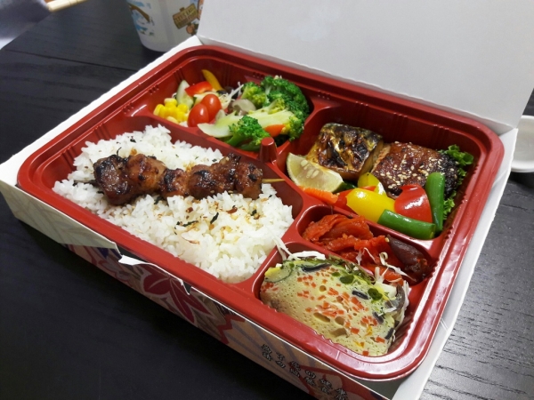 【台南便当】好田和洋料理自助餐厅|豪华终极进阶版,菜色丰富又多变!
