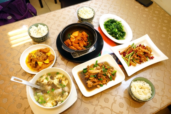 【台南餐廳】香橙 | 突破經典的創意料理 | 大推:白玉菜圃炒嫩雞 | 平價的美味 適合攜家帶眷的餐廳