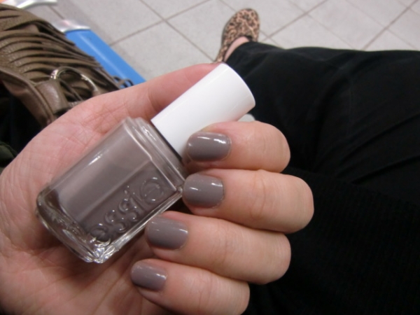 指甲要亮要霧2瓶搞定 O.P.I TOP COAT & essie - Matte About You