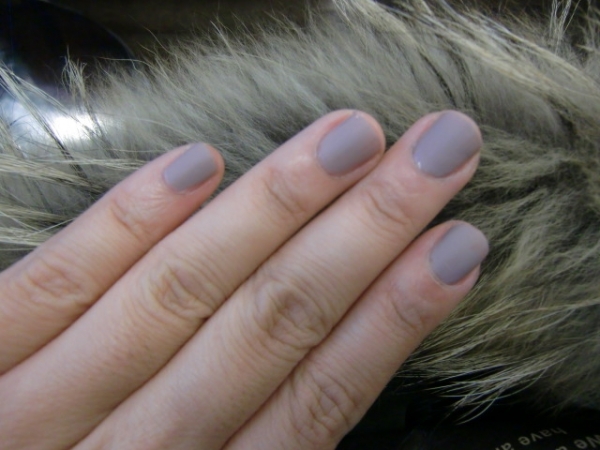 指甲要亮要霧2瓶搞定 O.P.I TOP COAT & essie - Matte About You