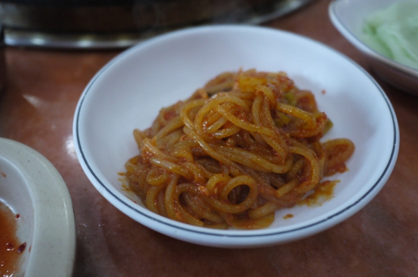 首爾 2012新村춘천집 닭갈비 막국수春川家辣炒雞排