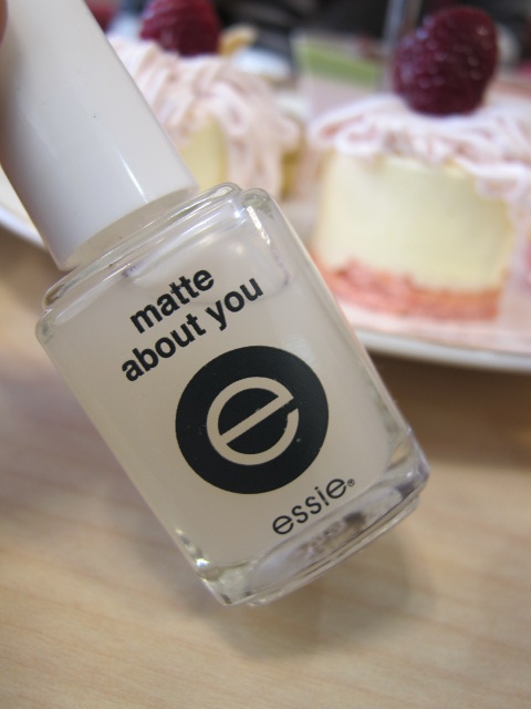 指甲要亮要霧2瓶搞定 O.P.I TOP COAT & essie - Matte About You