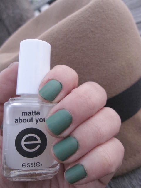指甲要亮要霧2瓶搞定 O.P.I TOP COAT & essie - Matte About You