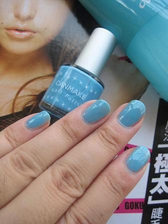 ELLE雜誌送的 CANMAKE滯銷指甲油....