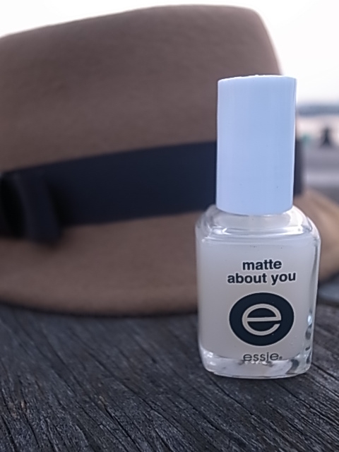 指甲要亮要霧2瓶搞定 O.P.I TOP COAT & essie - Matte About You