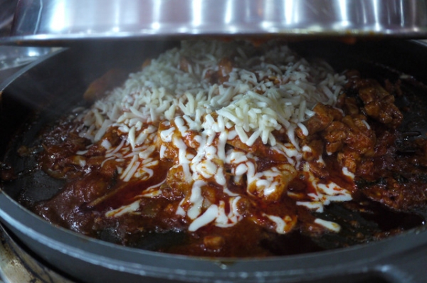 首爾 2012新村춘천집 닭갈비 막국수春川家辣炒雞排