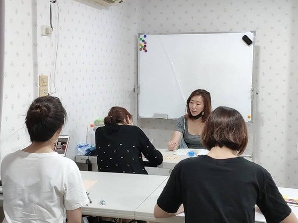 台南紋繡教學七月開班囉~小班制教學,針對實務講解操作,讓妳少走歪路,快來找台南紋繡小默學新技術喔#W.手工紋繡藝術學院