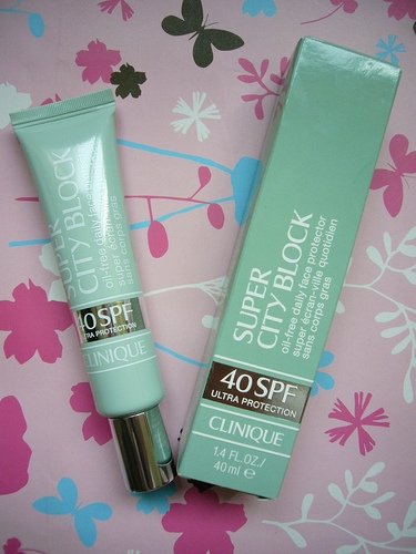 倩碧特效防曬隔離霜《SPF 40》