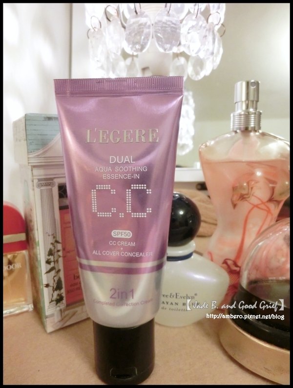 【妝 】2in1的細心底妝 | L’egere蘭吉兒水透亮CC霜雙效遮瑕組SPF50。