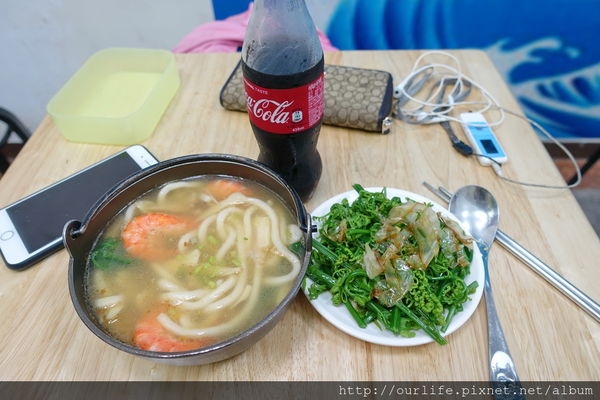 巷弄APP.湯甜麵Q小菜也實在的鍋燒烏龍麵@鮑記海產粥