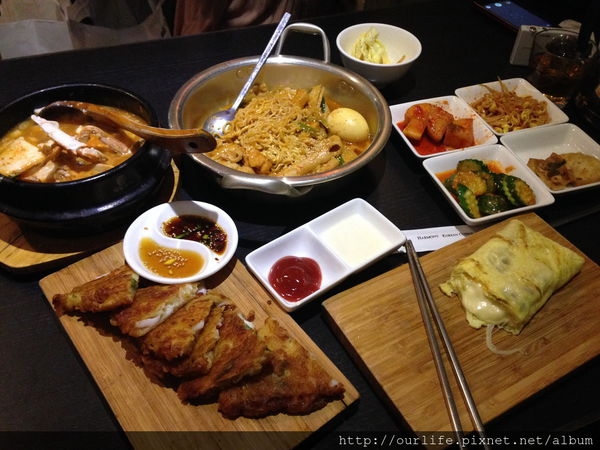 高雄必吃.價平量多又道地的韓國料理@哈摩尼韓食堂(+wifi)
