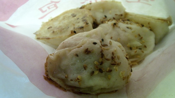 要抽號碼牌還會爆湯汁的生煎包@台北師大夜市許記生煎包