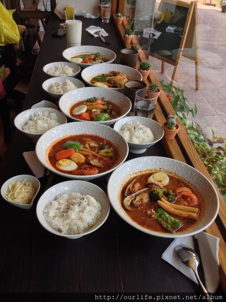 台中.用辣粉煮成的330元金好小咖哩海鮮湯飯@心湯咖哩專門店