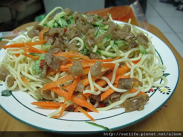 台中.爽口夠味的菜脯涼麵@黃家涼麵大隆店