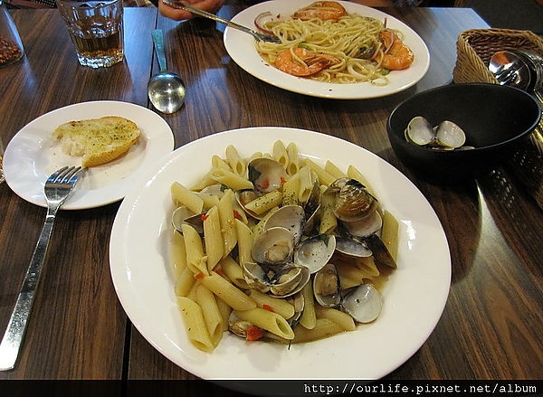 台北.硬逼我打槍的乾扁白酒蛤蜊麵@義食屋科技大樓站