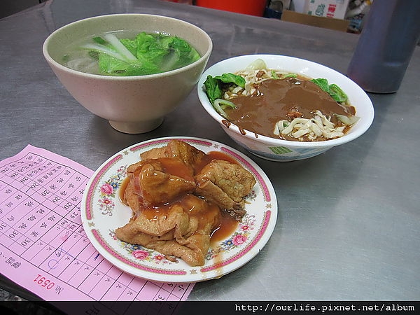 台中.麻醬麵+榨菜肉絲湯@向上北路無名麵攤