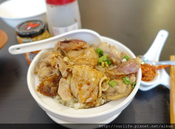 台中精明商圈.道地港式臘腸滑雞蒸飯@粵港珍媽養生湯品店