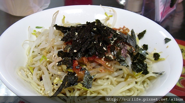 台中.爽口泡菜涼麵@張無忌麵館模範店