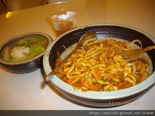 台中.超辣鮪魚就醬拌@就醬拌麵店