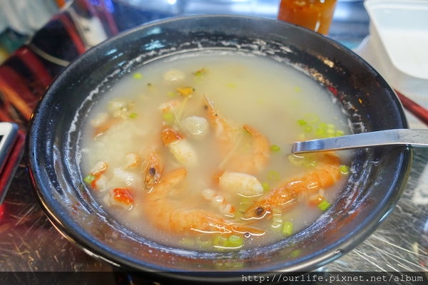 台中深夜食堂.100元湯甜料鮮份量足的江湖海鮮粥@江湖客棧海鮮粥