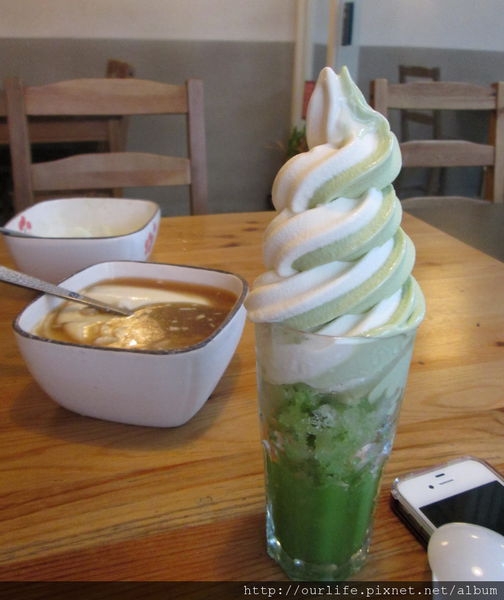 台中逢甲.清爽的抹茶豆腐霜淇淋@猴子舀糖逢甲店